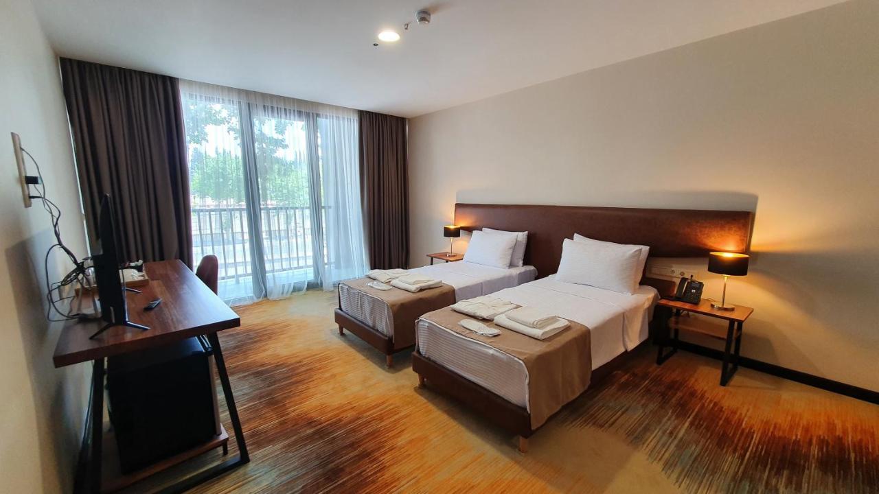 Carousel Hotel Tbilisi Exterior photo